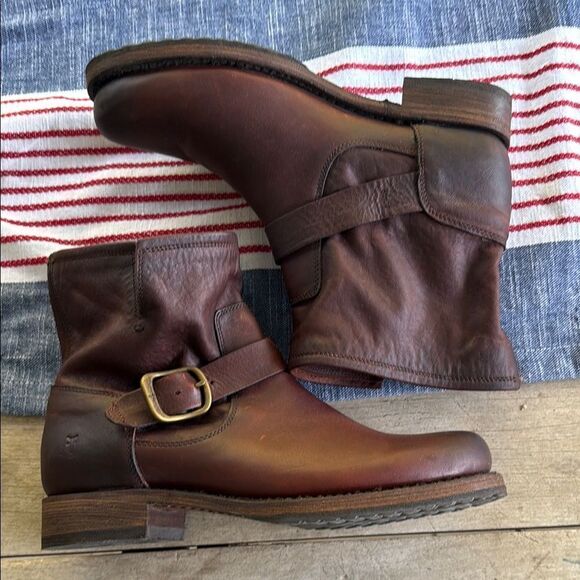 Frye Veronica Redwood Leather Ankle Boots with Buckle Harness Size 8 - Picture 3 of 10